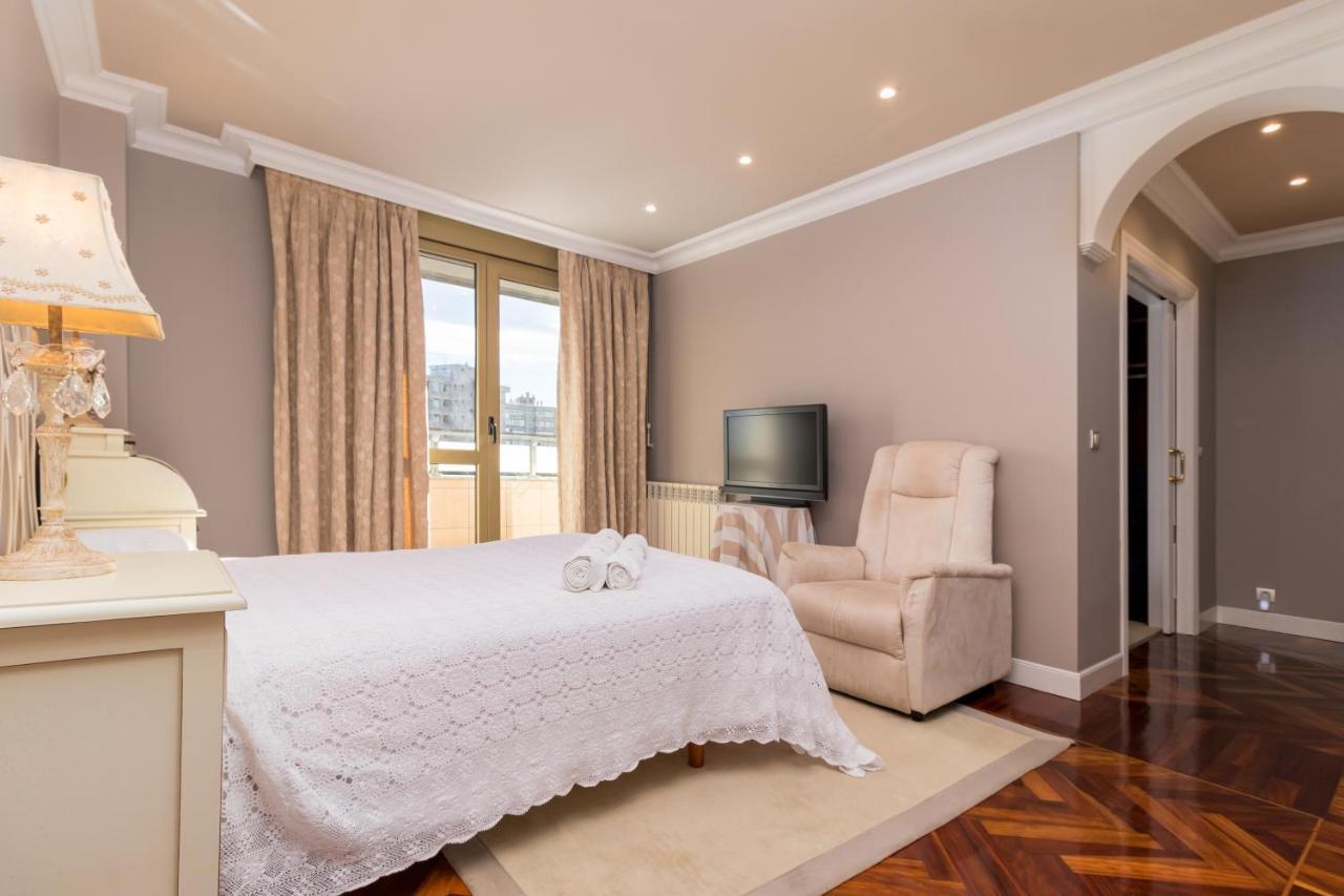 Apartamento Luminoso Cerca Playa Sardinero Con Parking Privado ซานตานเดร์ ภายนอก รูปภาพ